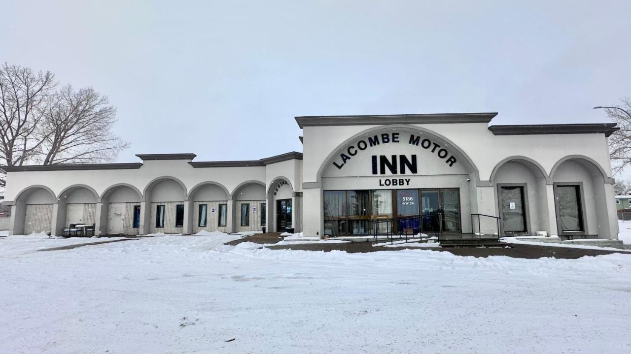 Lacombe Motor Inn Екстер'єр фото