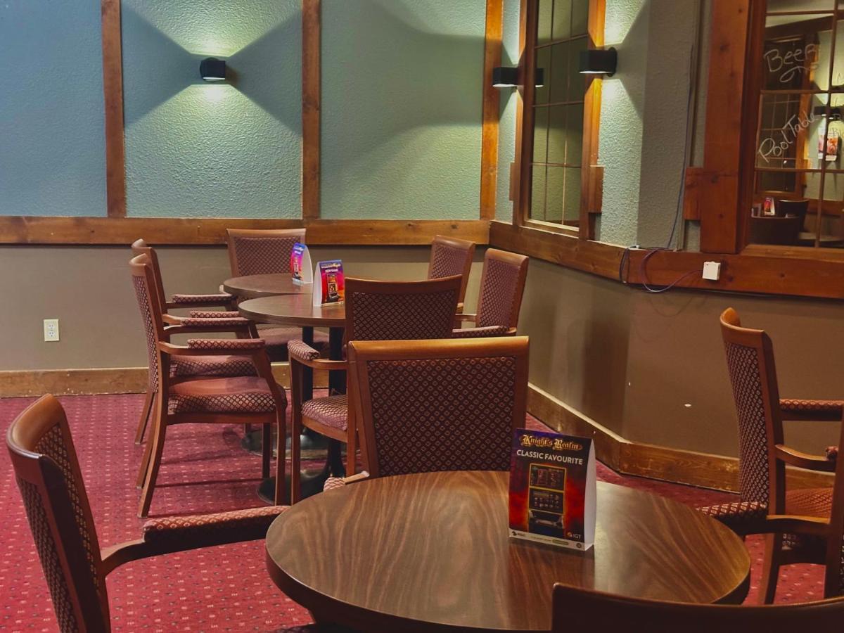 Lacombe Motor Inn Екстер'єр фото