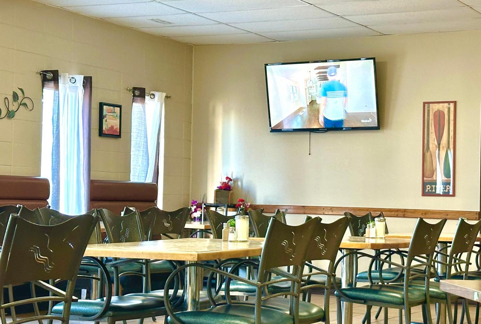 Lacombe Motor Inn Екстер'єр фото