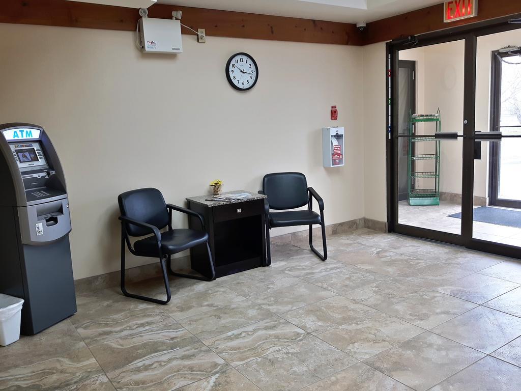 Lacombe Motor Inn Екстер'єр фото