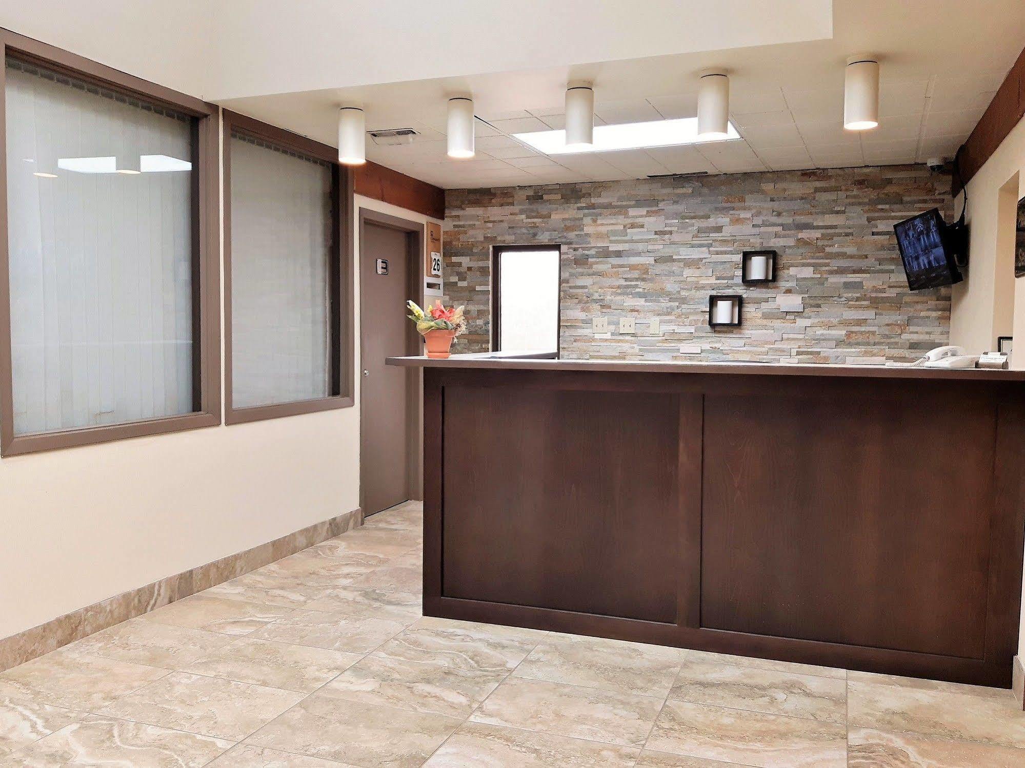 Lacombe Motor Inn Екстер'єр фото