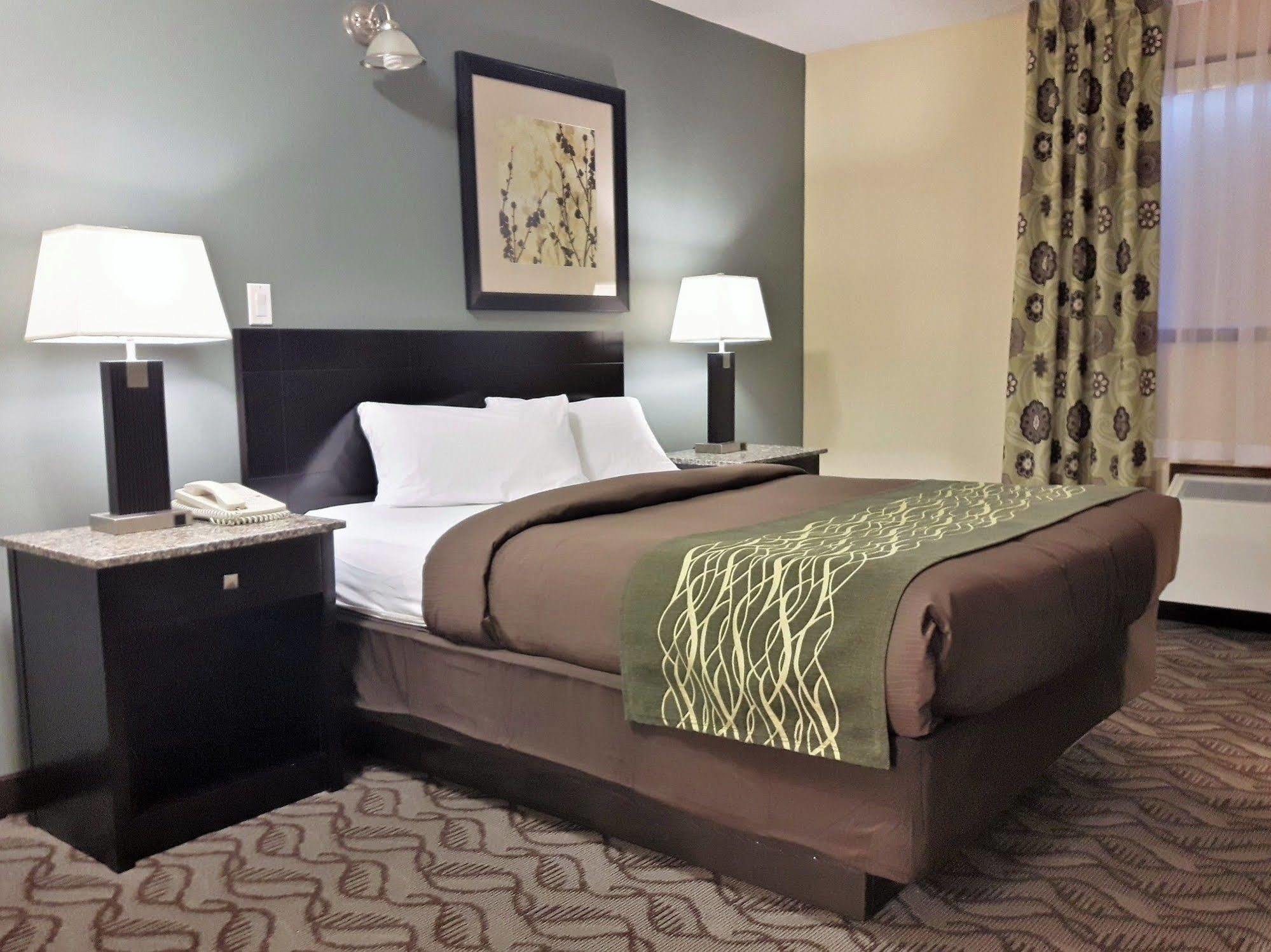 Lacombe Motor Inn Екстер'єр фото